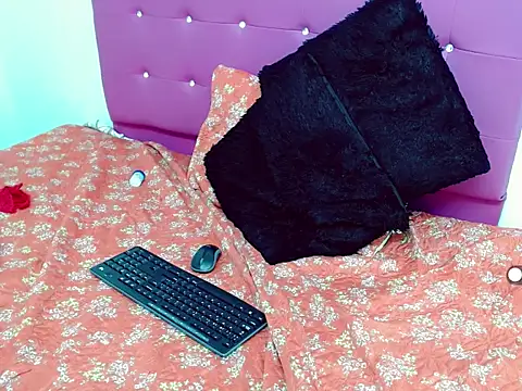 mia grey01 online show from 02-25-25, 12:03