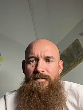 Snapshot of 32XRedBeard chatting on 01-08-25, 02:14 32XRedBeard online show from 01-08-25, 02:14