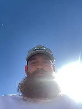 Snapshot of 32XRedBeard chatting on 01-31-25, 06:57 32XRedBeard online show from 01-31-25, 06:57