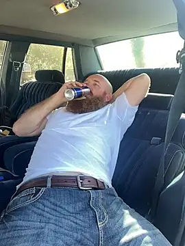 Snapshot of 32XRedBeard chatting on 03-02-25, 02:10 32XRedBeard online show from 03-02-25, 02:10