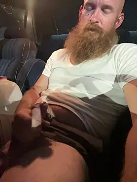 Snapshot of 32XRedBeard chatting on 03-13-25, 01:54 32XRedBeard online show from 03-13-25, 01:54