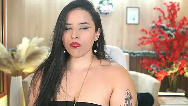 Snapshot of Emma_Walkerr_ chatting on 12-22-25, 07:00 Emma Walkerr online show from 12-22-25, 07:00