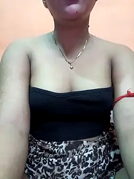 Snapshot of Eisha_20s chatting on 09-25-25, 10:35 Eisha 20s online show from 09-25-25, 10:35