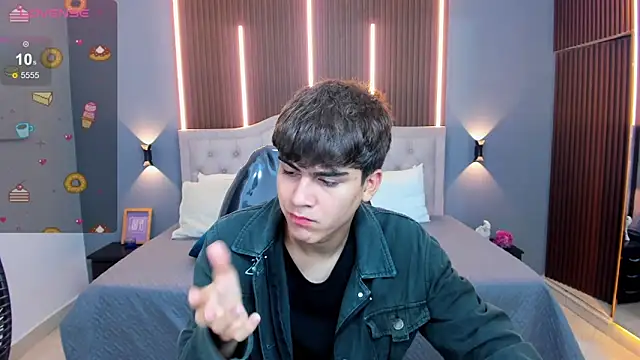 Tommy18   online show from 11-23-25, 03:39