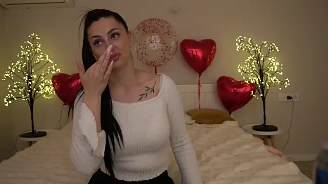 Snapshot of ArielGemme chatting on 02-13-25, 02:20 ArielGemme online show from 02-13-25, 02:20