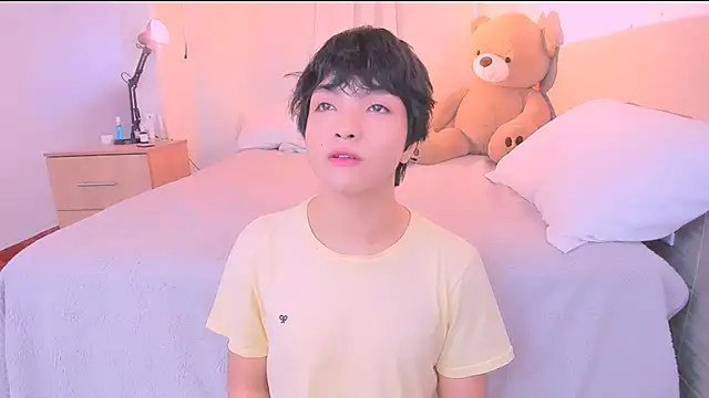 AllanYong18 online show from 10-25-25, 01:40