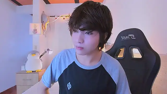 AllanYong18 online show from 07-19-26, 10:02