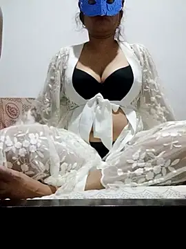 Snapshot of Queen_princes chatting on 03-02-25, 04:42 Queen princes online show from 03-02-25, 04:42