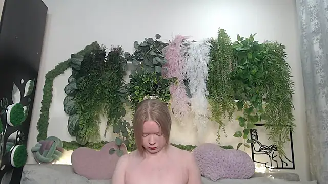 Snapshot of scyrim2 chatting on 02-19-25, 01:17 scyrim2 online show from 02-19-25, 01:17