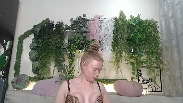 Snapshot of scyrim2 chatting on 02-20-25, 04:25 scyrim2 online show from 02-20-25, 04:25