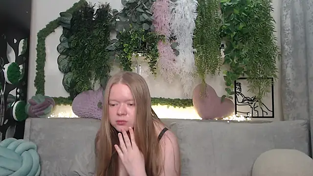 Snapshot of scyrim2 chatting on 03-06-25, 03:02 scyrim2 online show from 03-06-25, 03:02