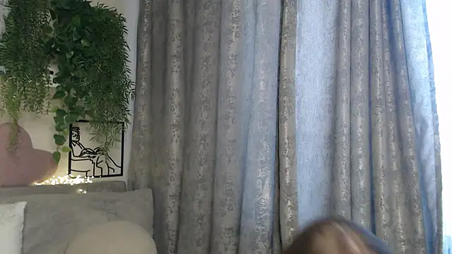 Snapshot of scyrim2 chatting on 03-11-25, 10:07 scyrim2 online show from 03-11-25, 10:07