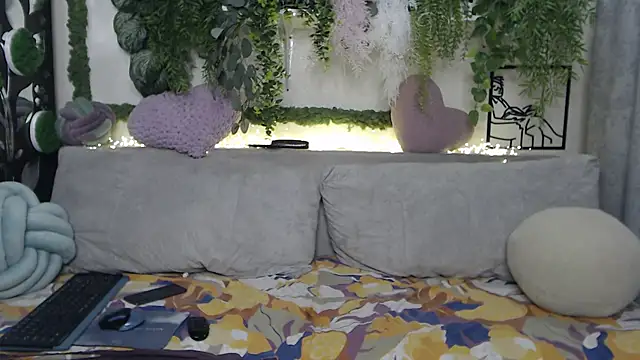 Snapshot of scyrim2 chatting on 03-18-25, 04:15 scyrim2 online show from 03-18-25, 04:15