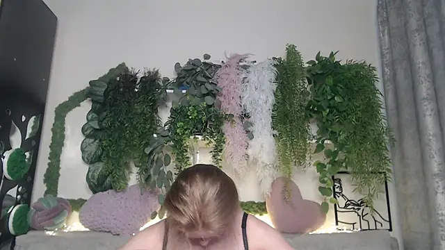 Snapshot of scyrim2 chatting on 03-19-25, 06:57 scyrim2 online show from 03-19-25, 06:57