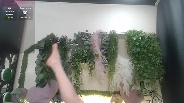 Snapshot of scyrim2 chatting on 09-30-25, 08:41 scyrim2 online show from 09-30-25, 08:41