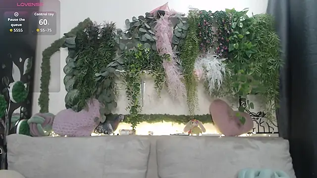 Snapshot of scyrim2 chatting on 11-15-25, 09:06 scyrim2 online show from 11-15-25, 09:06