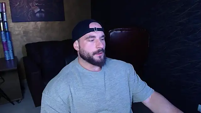 Snapshot of AdamJamesonn chatting on 06-13-26, 05:27 AdamJamesonn online show from 06-13-26, 05:27