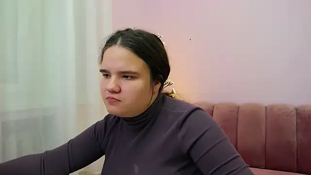 Snapshot of AdeleCruz chatting on 01-17-25, 11:27 AdeleCruz online show from 01-17-25, 11:27
