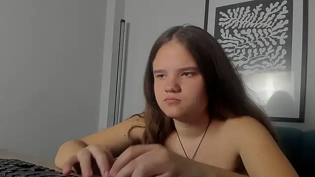 AdeleCruz online show from 04-22-26, 12:07