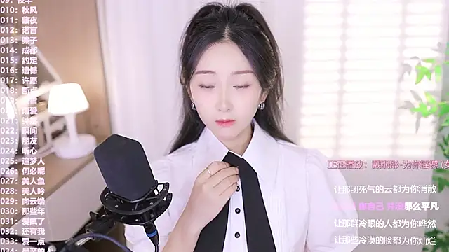 Snapshot of Muzi-sing chatting on 10-13-25, 12:16 Muzi-sing online show from 10-13-25, 12:16