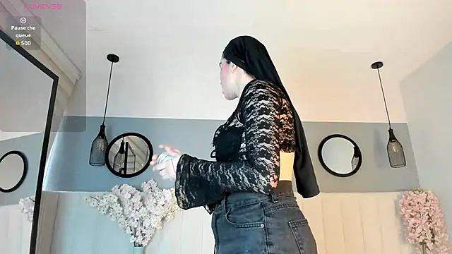 chelsea bolton  online show from 03-14-26, 12:21