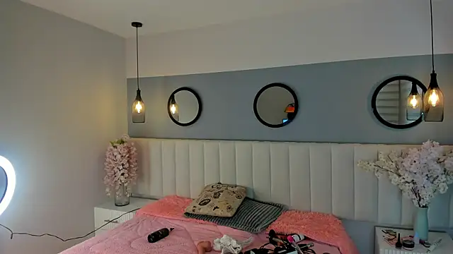 chelsea bolton  online show from 04-06-26, 12:28