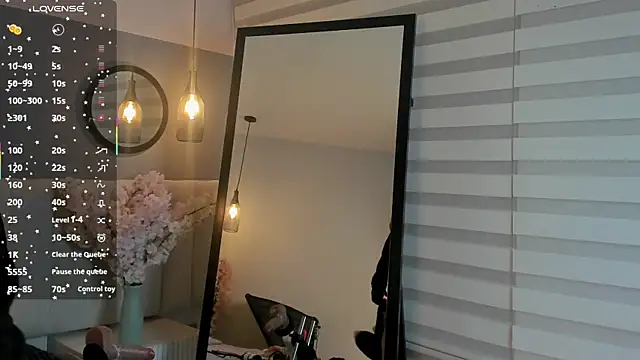 chelsea bolton  online show from 06-04-26, 12:22