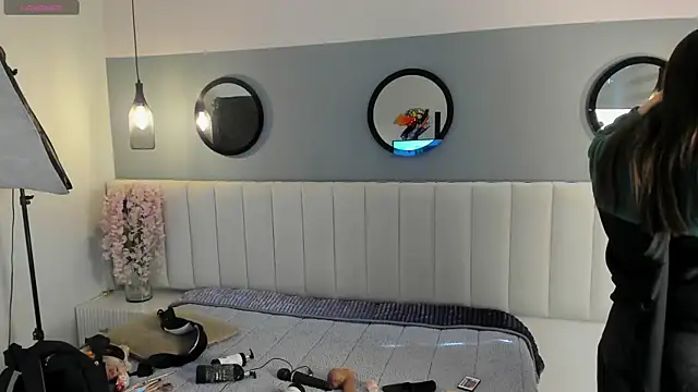 chelsea bolton  online show from 06-10-26, 12:59