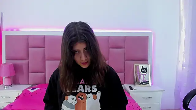 Snapshot of MiaQueen021 chatting on 03-17-25, 08:09 MiaQueen021 online show from 03-17-25, 08:09