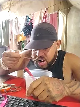 Snapshot of safado0027 chatting on 10-26-25, 05:41 safado0027 online show from 10-26-25, 05:41