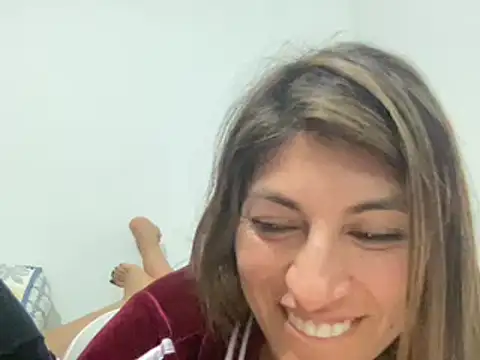 Snapshot of LunaBeya chatting on 03-10-25, 03:30 LunaBeya online show from 03-10-25, 03:30