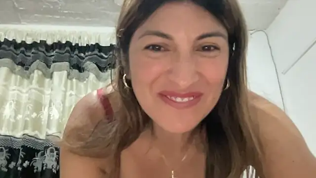 Snapshot of LunaBeya chatting on 09-29-25, 12:21 LunaBeya online show from 09-29-25, 12:21