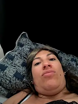 Snapshot of LunaBeya chatting on 11-02-25, 12:40 LunaBeya online show from 11-02-25, 12:40