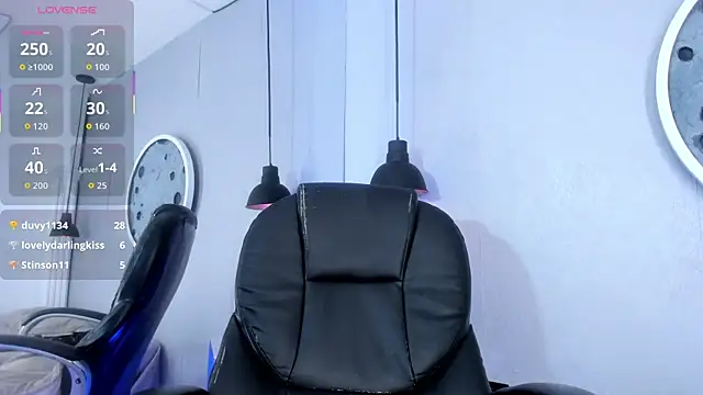 Sara conde online show from 10-30-25, 04:08