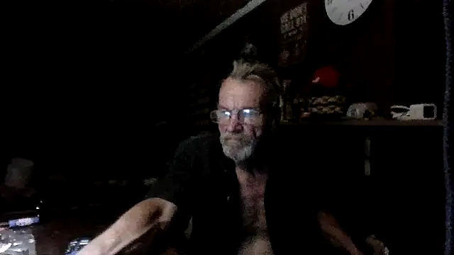 Snapshot of Aldick68 chatting on 04-28-26, 05:56 Aldick68 online show from 04-28-26, 05:56