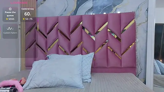 hotiergirl online show from 10-16-25, 12:39