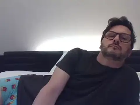 Snapshot of Cellino4 chatting on 02-05-25, 04:03 Cellino4 online show from 02-05-25, 04:03