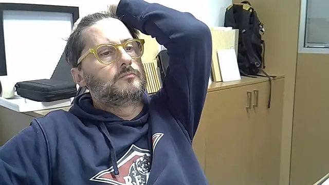 Snapshot of Cellino4 chatting on 10-02-25, 03:52 Cellino4 online show from 10-02-25, 03:52