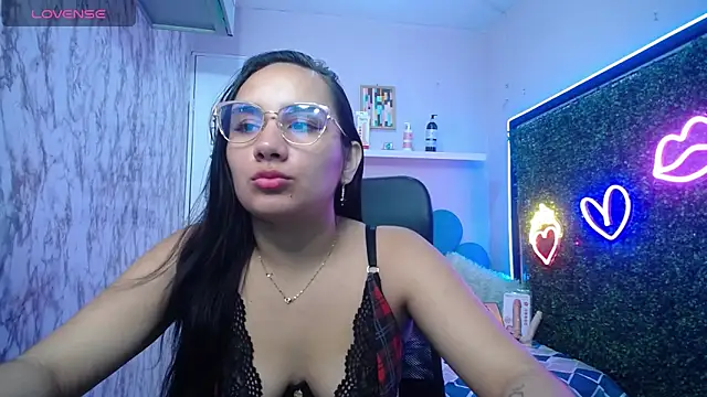 Snapshot of Maylin_horny19 chatting on 05-03-26, 07:09 Maylin horny19 online show from 05-03-26, 07:09
