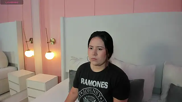 zoes milee online show from 10-02-25, 11:17