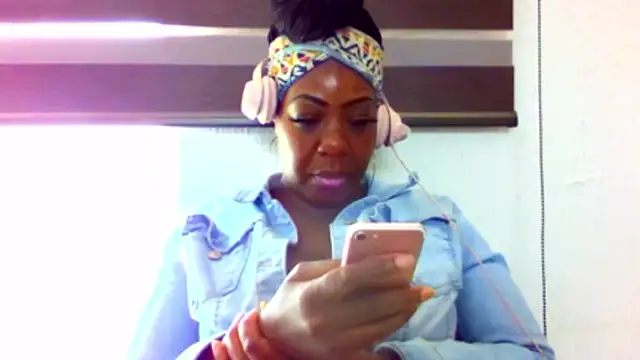 Snapshot of chocolatechipkukky85 chatting on 04-22-26, 05:47 chocolatechipkukky85 online show from 04-22-26, 05:47