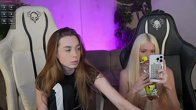 Snapshot of Lika_Secret_ chatting on 10-16-25, 02:23 Lika Secret online show from 10-16-25, 02:23