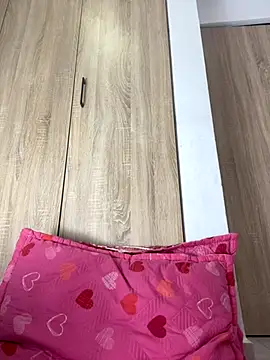 Snapshot of Selesumii chatting on 11-12-25, 01:06 Selesumii online show from 11-12-25, 01:06