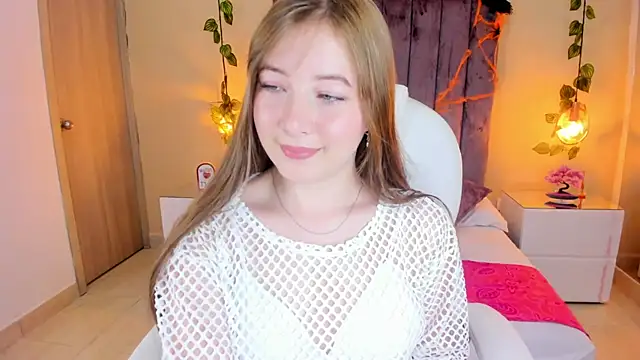 Dahlia Rousse online show from 10-02-25, 08:49