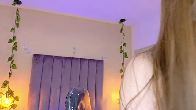 Dahlia Rousse online show from 03-27-26, 08:26