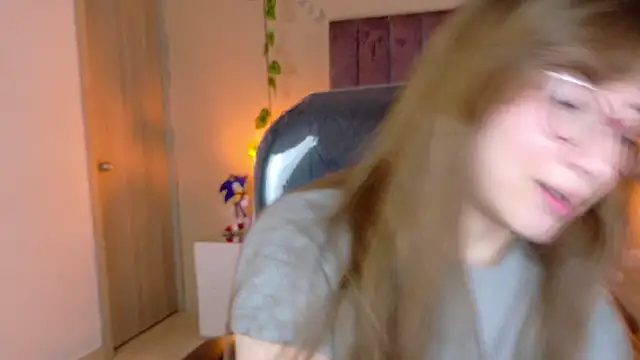 Dahlia Rousse online show from 06-05-26, 07:03