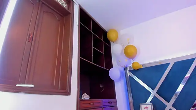 LucineArias online show from 12-05-25, 01:31