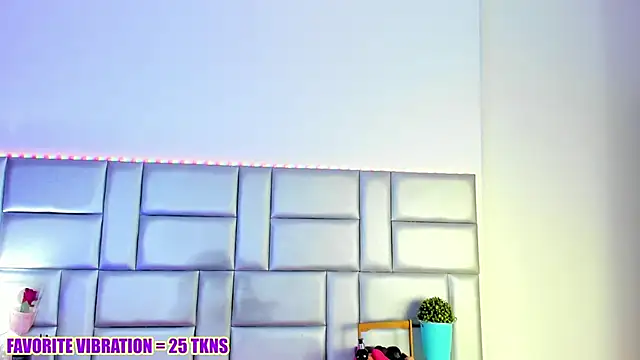 LovelyNickii online show from 03-21-26, 12:59