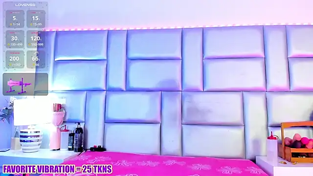 LovelyNickii online show from 04-18-26, 07:07