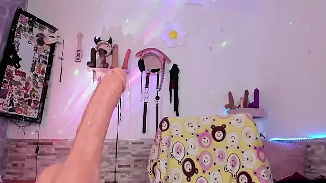 Snapshot of amyswallow7 chatting on 02-27-26, 02:44 amyswallow7 online show from 02-27-26, 02:44